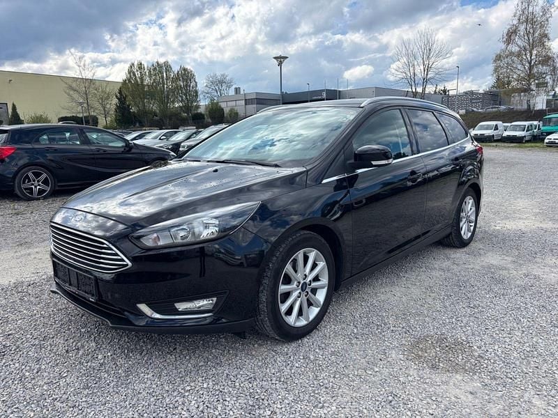Gebraucht Ford Focus Titanium 125 PS (91 kW) 2017 Schwarz Kombi