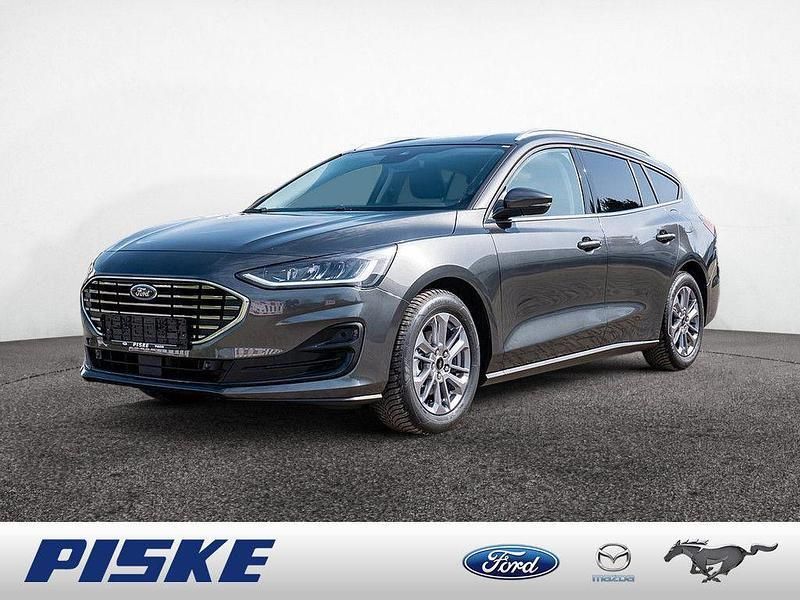 Grau Gebraucht 2024 Ford Focus Titanium Limousine | 24.850 € (Fairer Preis) - Bild 1/4
