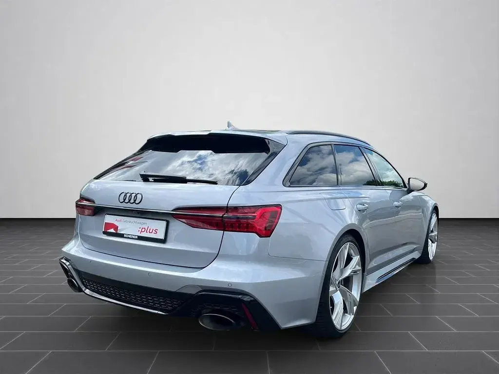 Używany Audi RS6 Ambiente 600 KM (441 kW) 2025 Srebrny Kombi