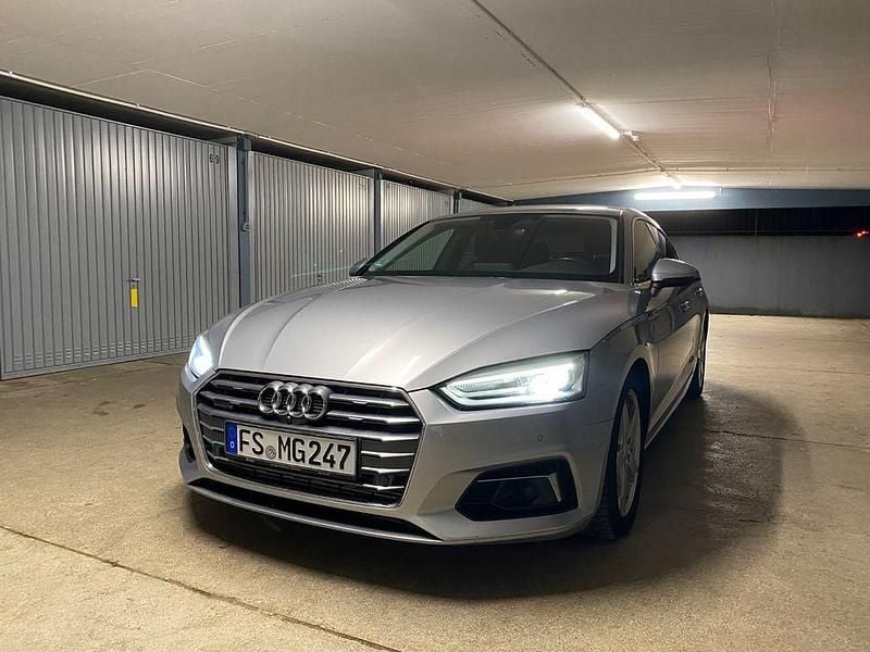 Grau Gebraucht 2019 Audi A5 Limousine | 22.500 € (Superpreis) - Bild 1/4