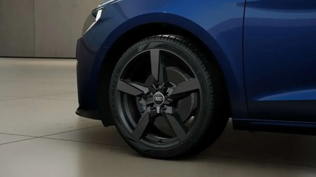 Gebraucht Audi A1 Sportback Advanced Plus 116 PS (85 kW) 2025 Navarrablau metallic Kleinwagen