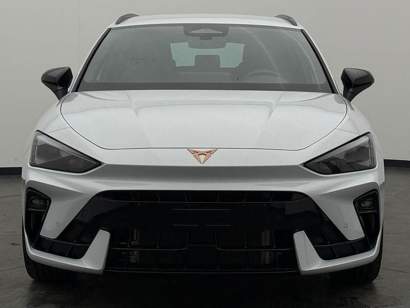 Neu Cupra Leon 204 PS (150 kW) 2025 Glacier white metallic Kombi
