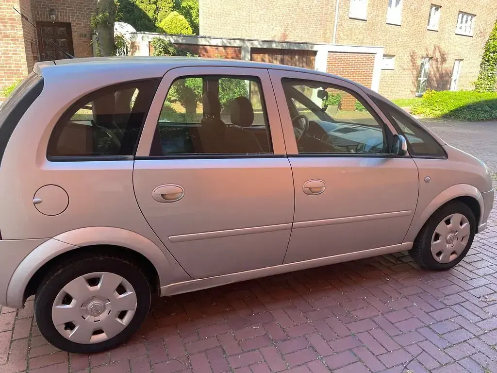 Usata Opel Meriva Edition 90 CV (66 kW) 2009 Grigio Monovolume
