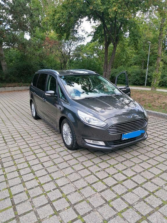 Grau Gebraucht 2015 Ford Galaxy Trend Van / Kleinbus | 11.700 € (Fairer Preis) - Bild 1/4