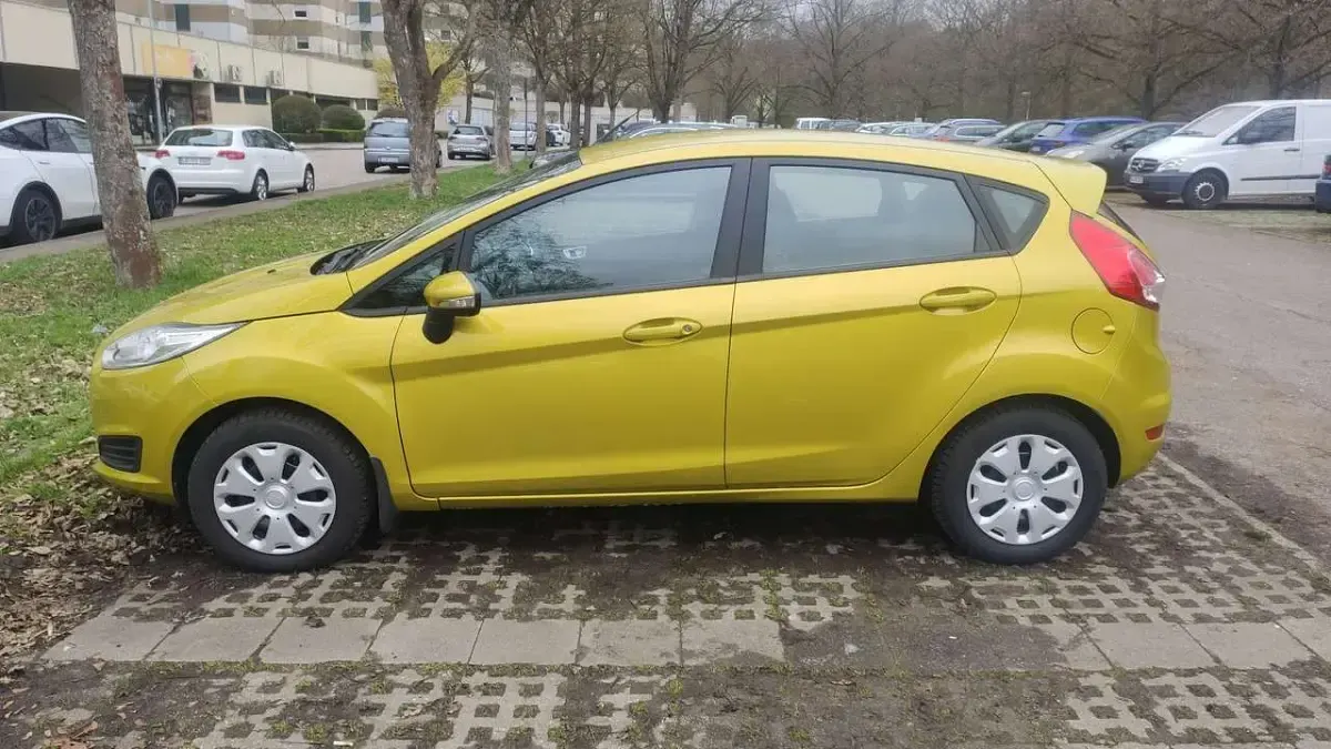 Gebraucht Ford Fiesta 80 PS (58 kW) 2016 Gold Kleinwagen