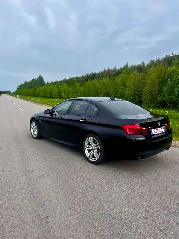 Gebraucht BMW 550 Performance 449 PS (330 kW) 2015 Schwarz Limousine