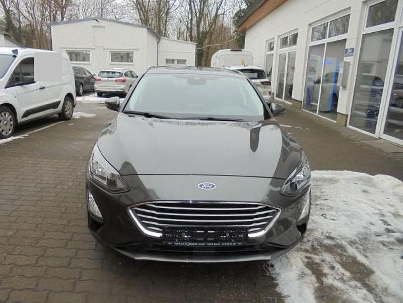 Gebraucht Ford Focus Cool & Connect 125 PS (91 kW) 2022 Grau Limousine