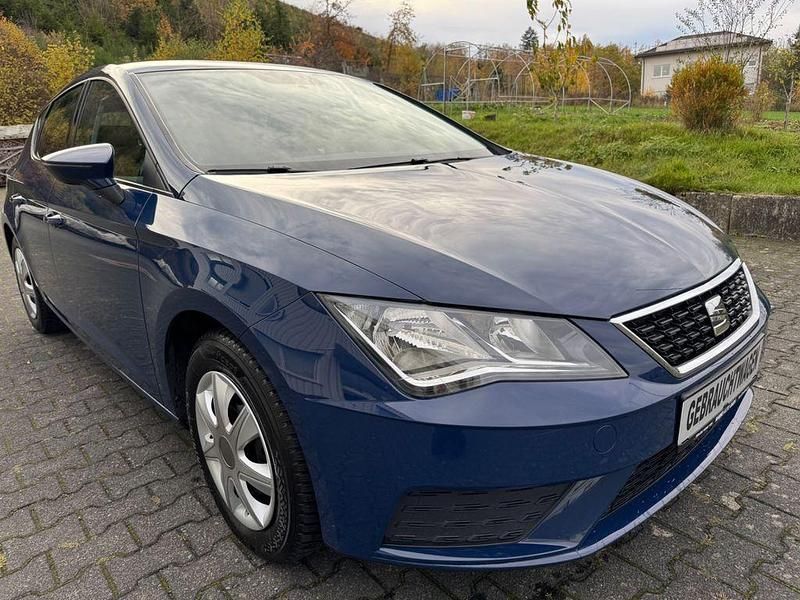 Blau Gebraucht 2018 Seat Leon Reference Limousine | 9.850 € (Fairer Preis) - Bild 1/4