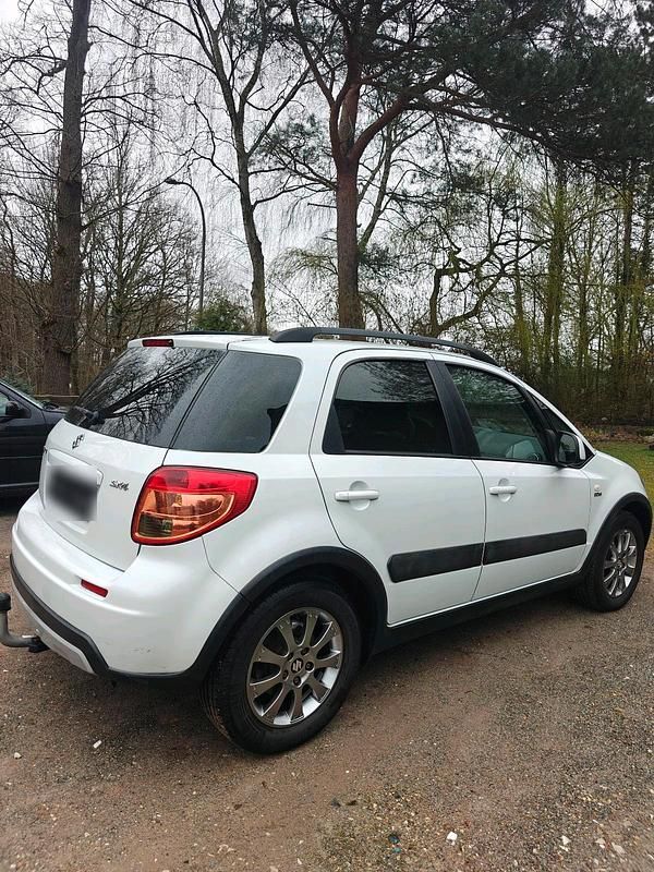 Gebraucht Suzuki SX4 135 PS (99 kW) 2012 Weiß SUV