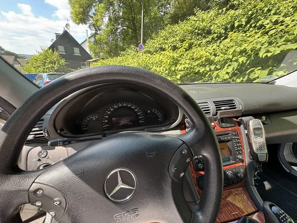 Gebraucht Mercedes C180 Classic 143 PS (105 kW) 2003 Silber Limousine