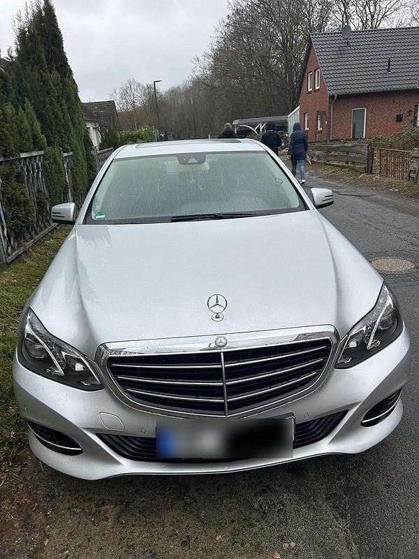 Gebraucht Mercedes E220 170 PS (125 kW) 2013 Silber Limousine