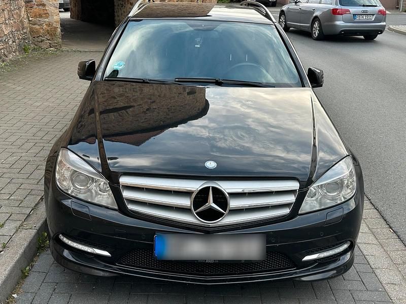 Schwarz Gebraucht 2010 Mercedes C350 Kombi | 7.500 € (Etwas zu teuer) - Bild 1/4