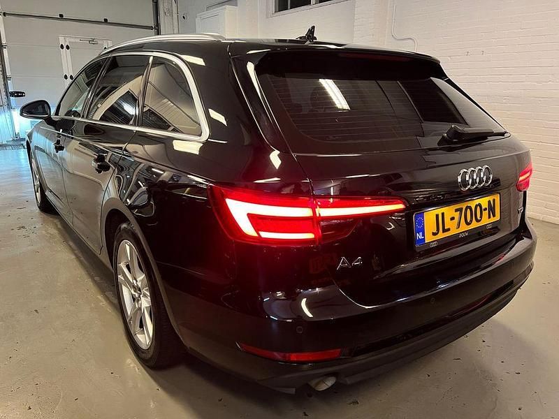 Second-hand Audi A4 S-Line 150 CP (110 kW) 2016 Negru Break