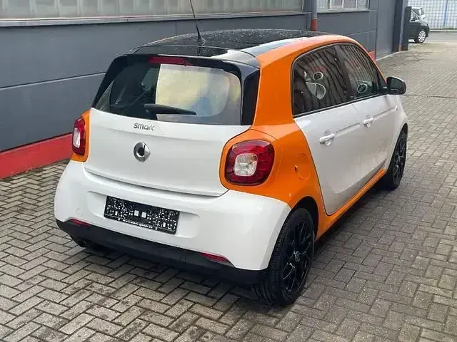 Używany Smart ForFour Prime 71 KM (52 kW) 2015 Biały Hatchback