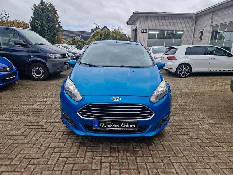 Gebraucht Ford Fiesta Trend 80 PS (58 kW) 2015 Blau Kleinwagen