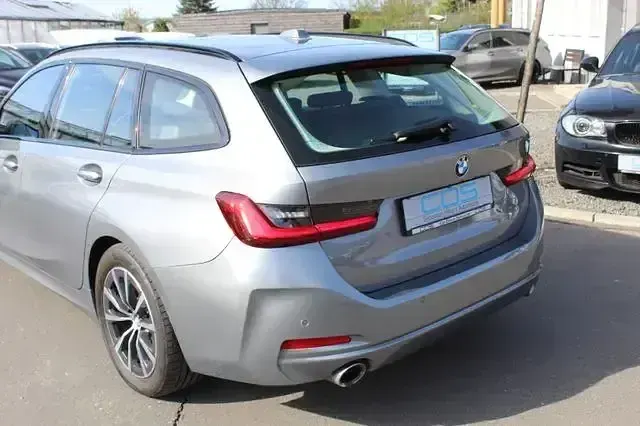 Gebraucht BMW 330 Shadowline 286 PS (210 kW) 2022 Skyscraper grau metallic Kombi