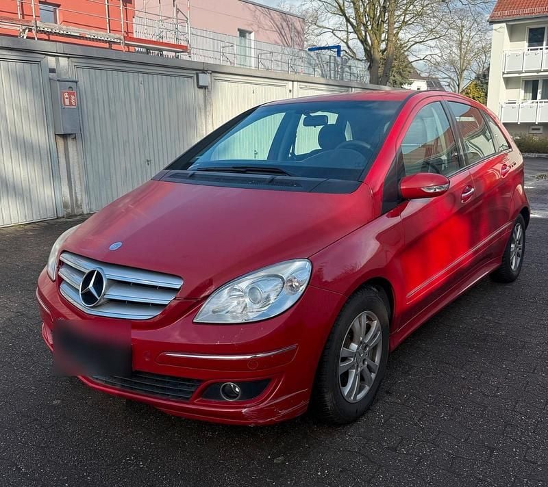 Gebraucht Mercedes B170 116 PS (85 kW) 2005 Rot Van / Kleinbus