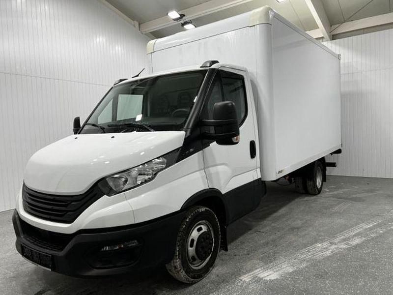 Second-hand Iveco Daily 156 CP (114 kW) 2024 Alb Van