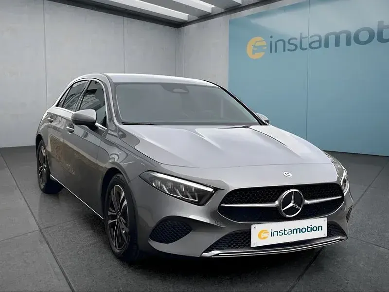 Gebraucht Mercedes A200 150 PS (110 kW) 2025 Grau Limousine