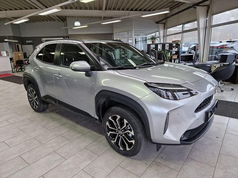 Gebraucht Toyota Yaris Cross 131 PS (96 kW) 2025 Schwarz SUV