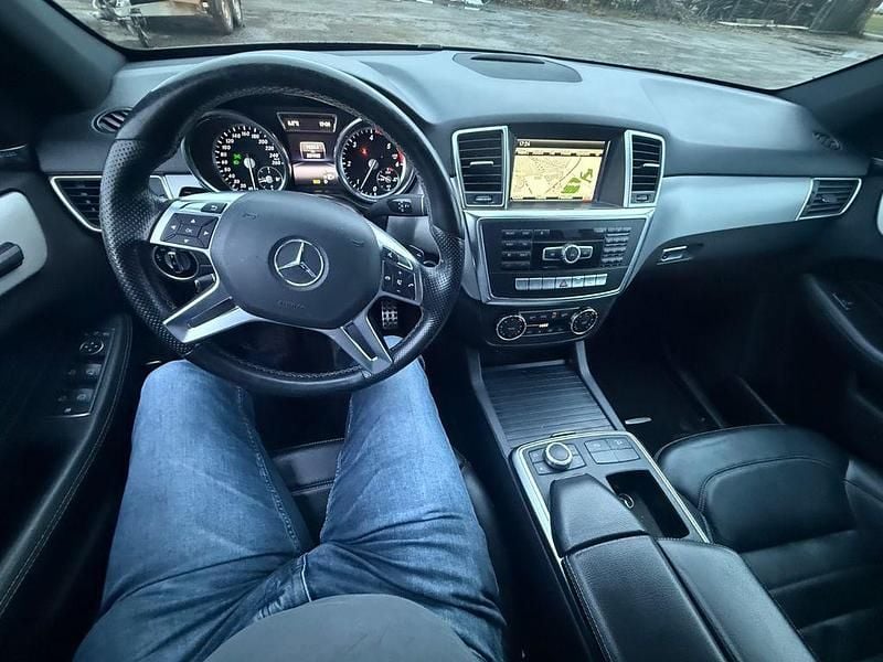 Gebraucht Mercedes ML350 258 PS (189 kW) 2015 Schwarz SUV