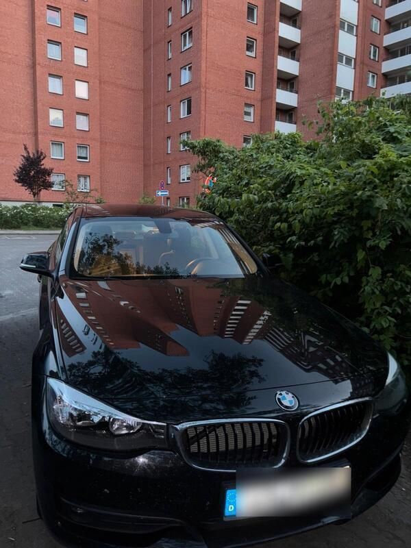 Schwarz Gebraucht 2014 BMW 318 Gran Turismo Limousine | 11.500 € (Fairer Preis) - Bild 1/4