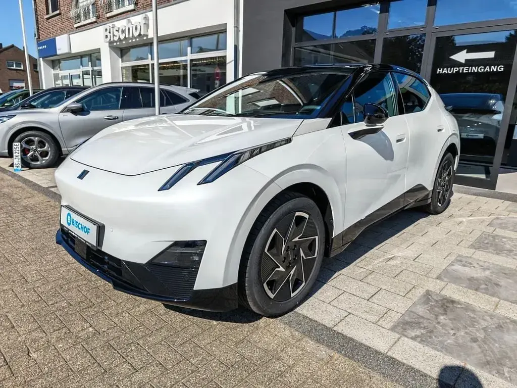 Neu Lynk & Co 02 200 kW (272 PS) 2026 Weiß SUV