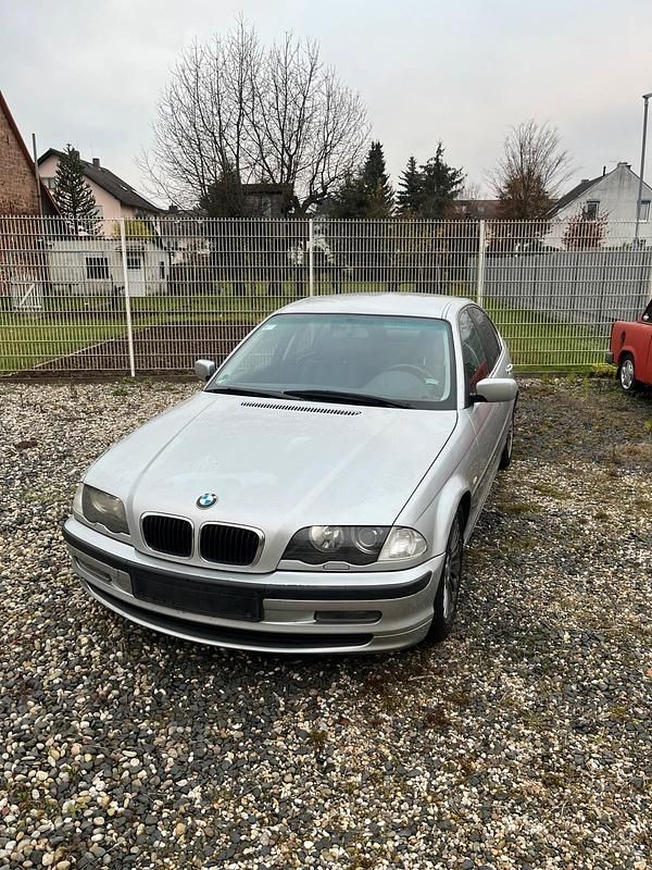 Silber Gebraucht 1999 BMW 323 Limousine | 2.500 € (Guter Preis) - Bild 1/4