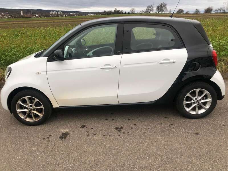 Weiß Gebraucht 2015 Smart ForFour Passion Kleinwagen | 6.500 € (Fairer Preis) - Bild 1/4