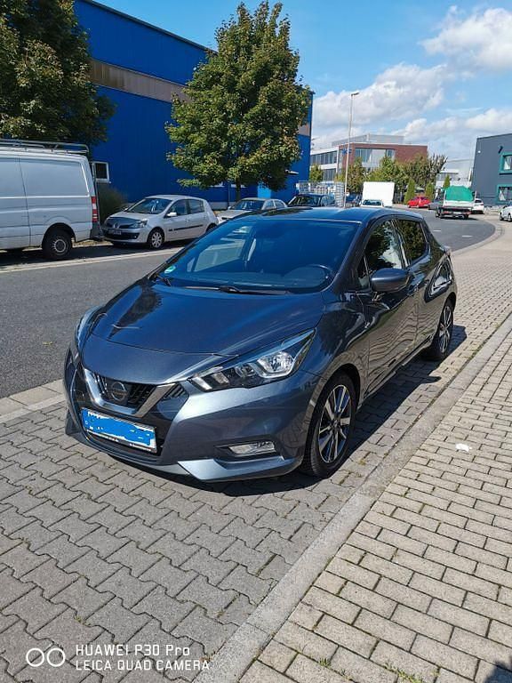Grau Gebraucht 2017 Nissan Micra N-Connecta Kleinwagen | 8.499 € (Fairer Preis) - Bild 1/4