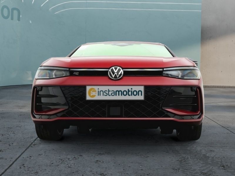 Gebraucht VW Passat R-line 150 PS (110 kW) 2024 Rot Kombi