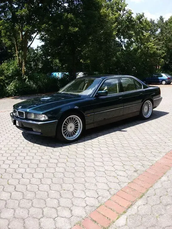 Gebraucht BMW 750 326 PS (239 kW) 1995 Grün Limousine