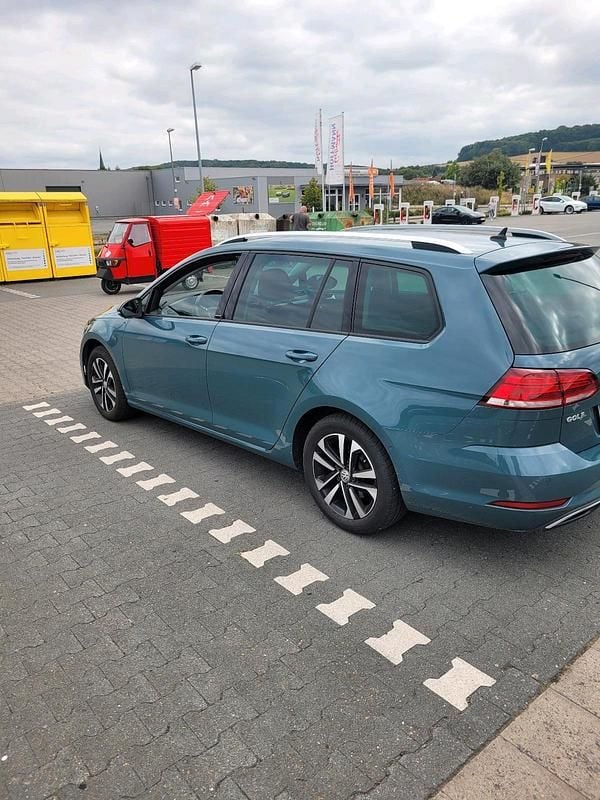 Blau Gebraucht 2019 VW Golf VII Kombi | 10.100 € (Guter Preis) - Bild 1/4