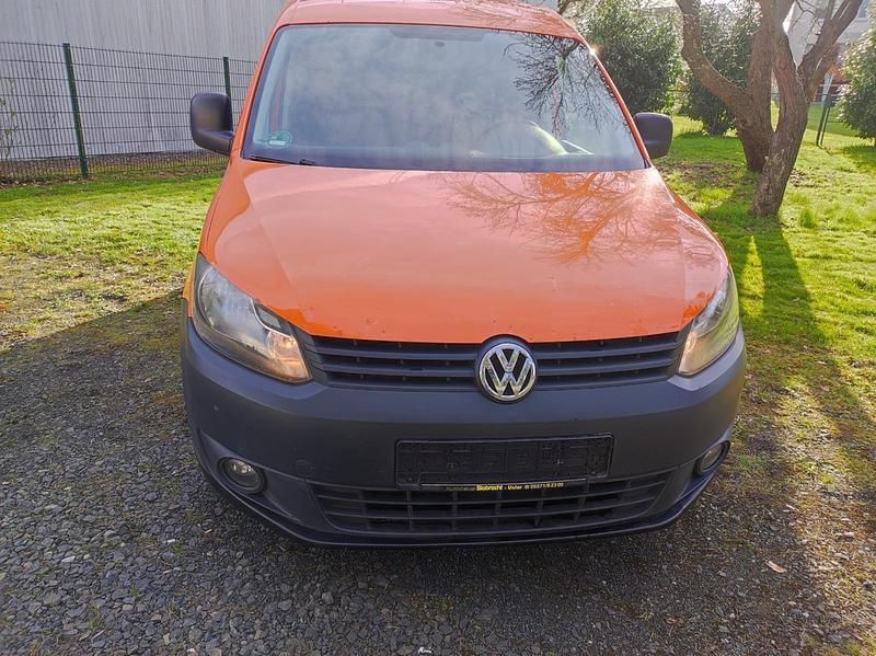 Second-hand VW Caddy 105 CP (77 kW) 2011 Portocaliu Monovolum