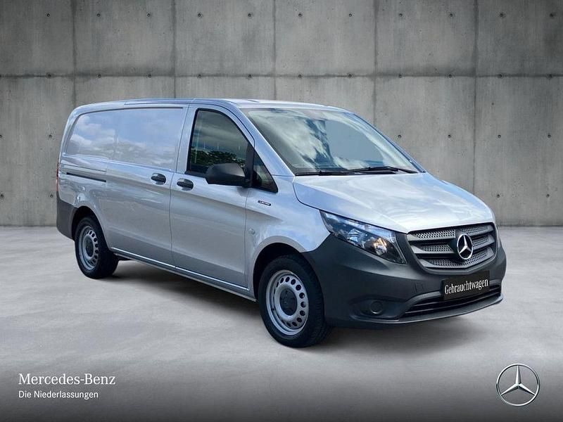 Gebraucht Mercedes e-Vito 85 kW (116 PS) 2022 Silber Van / Kleinbus