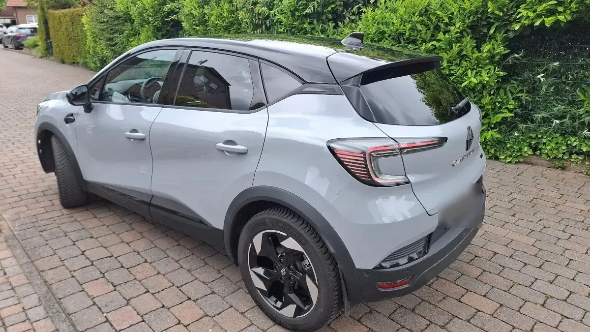 Gebraucht Renault Captur Techno 143 PS (105 kW) 2024 Grau SUV