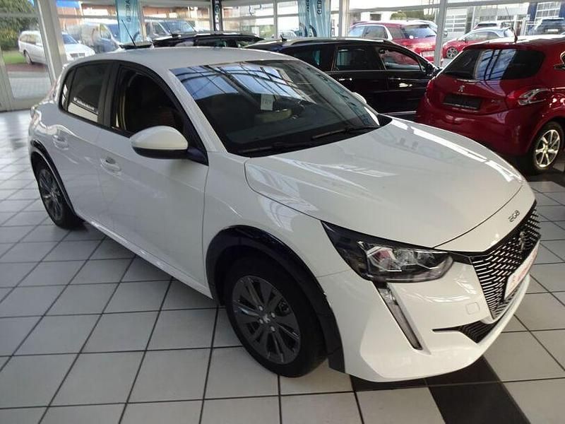 Gebraucht Peugeot e-208 Active 100 kW (136 PS) 2021 Weiß Kleinwagen