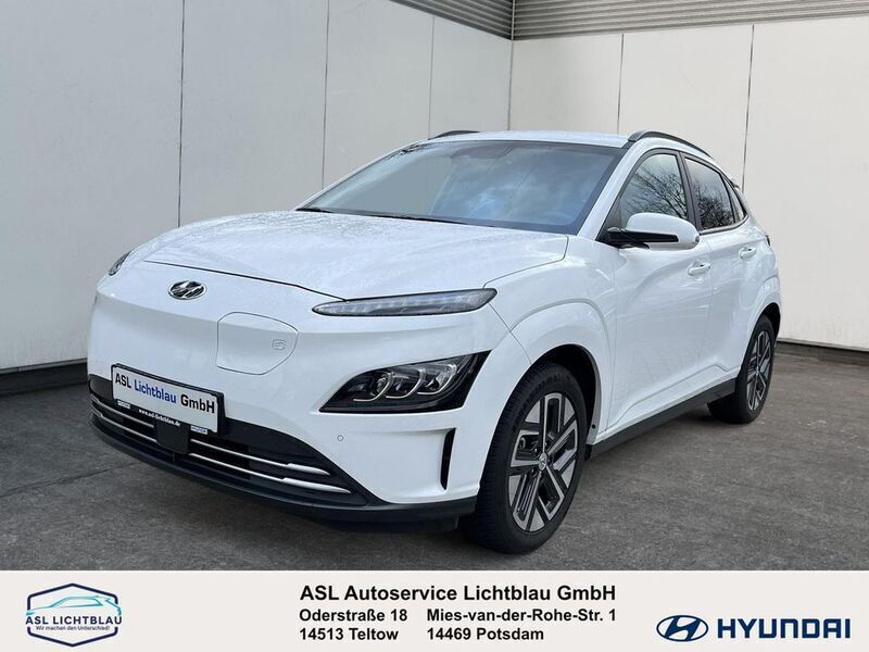 Polar white Gebraucht 2022 Hyundai Kona Trend SUV | 22.750 € (Teuer) - Bild 1/4