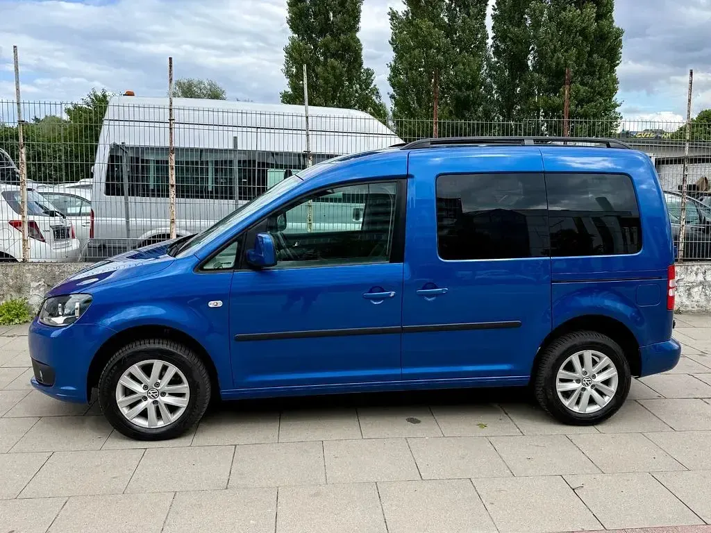 Gebraucht VW Caddy Comfortline 102 PS (75 kW) 2012 Blau Van / Kleinbus