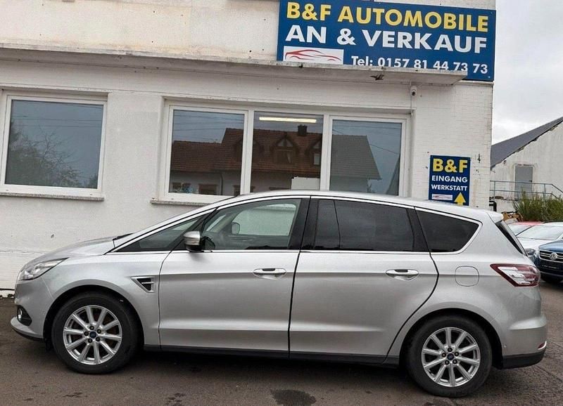 Gebraucht Ford S-MAX Titanium 179 PS (131 kW) 2016 Schwarz Van / Kleinbus