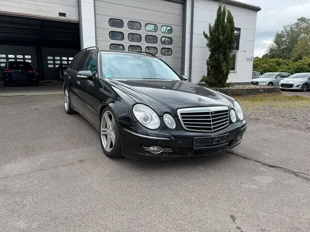 Używany Mercedes E280 190 KM (139 kW) 2007 Czarny Kombi