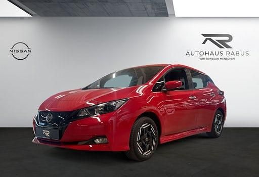Gebraucht Nissan Leaf Acenta 110 kW (150 PS) 2022 Rot Kleinwagen