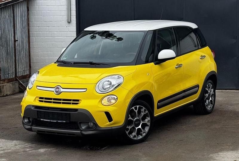 Gelb Gebraucht 2013 Fiat 500L Trekking Van / Kleinbus | 6.199 € (Fairer Preis) - Bild 1/4