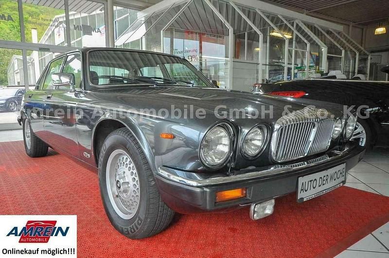 Grau Gebraucht 1991 Jaguar XJ12 Limousine | 13.900 € - Bild 1/4