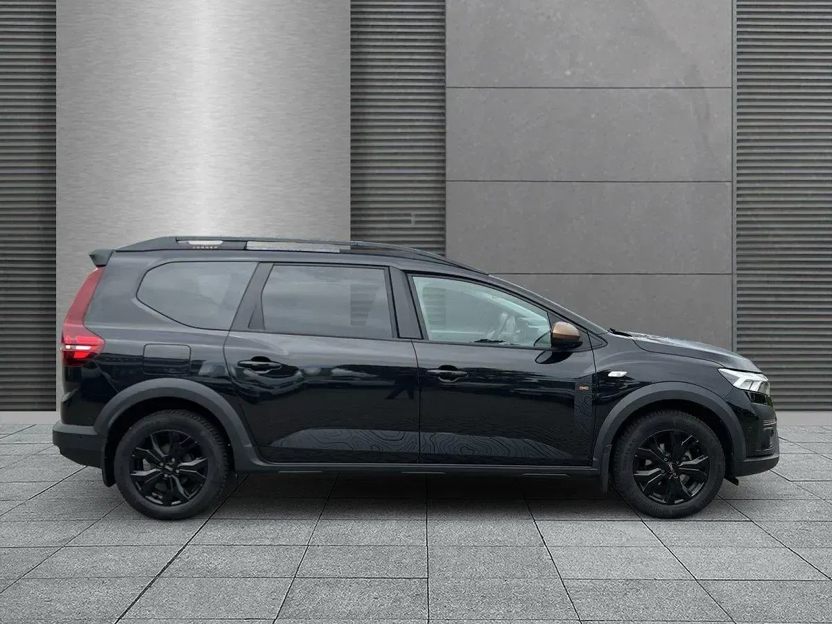 Gebraucht Dacia Jogger Extreme 101 PS (74 kW) 2024 Perlmuttschwarz Van / Kleinbus