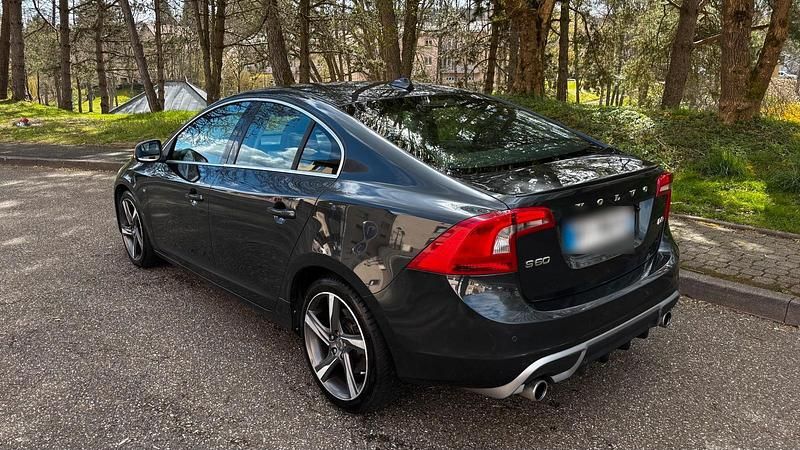 Gebraucht Volvo S60 R-Design 163 PS (119 kW) 2012 Grau Limousine