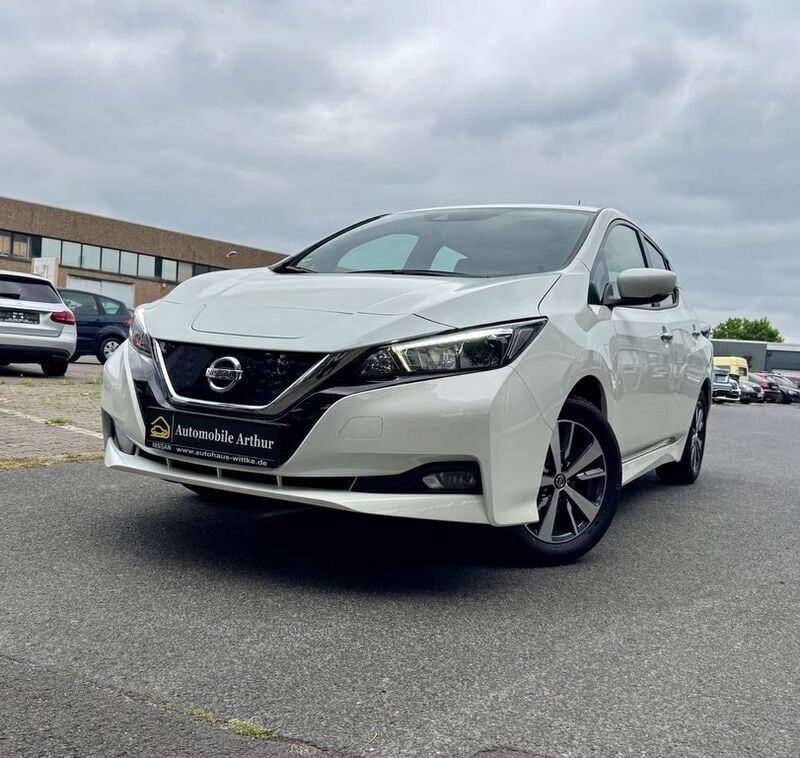 Weiß Gebraucht 2021 Nissan Leaf Acenta Kleinwagen | 11.990 € (Superpreis) - Bild 1/4