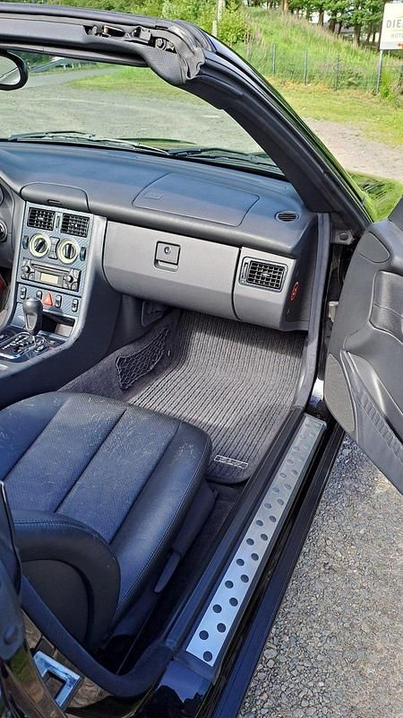 Gebraucht Mercedes SLK230 193 PS (141 kW) 2000 Schwarz Cabrio