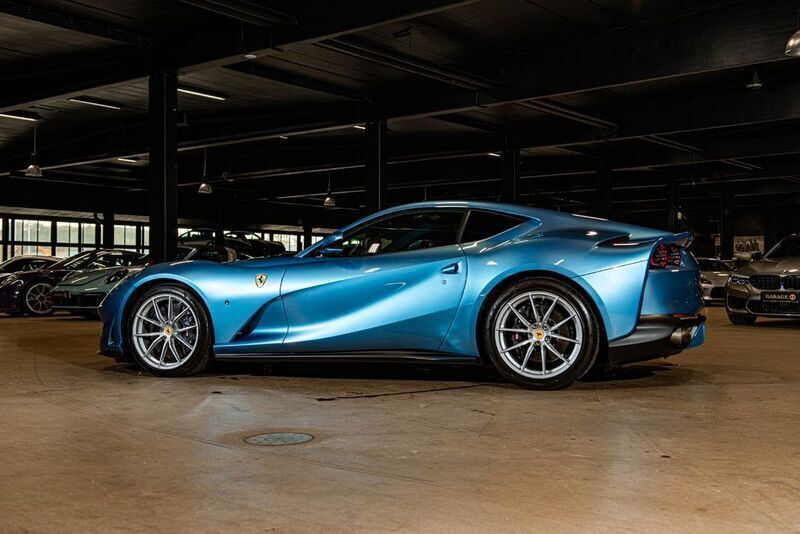 Second-hand Ferrari 812 799 CP (587 kW) 2018 Albastru Coupe