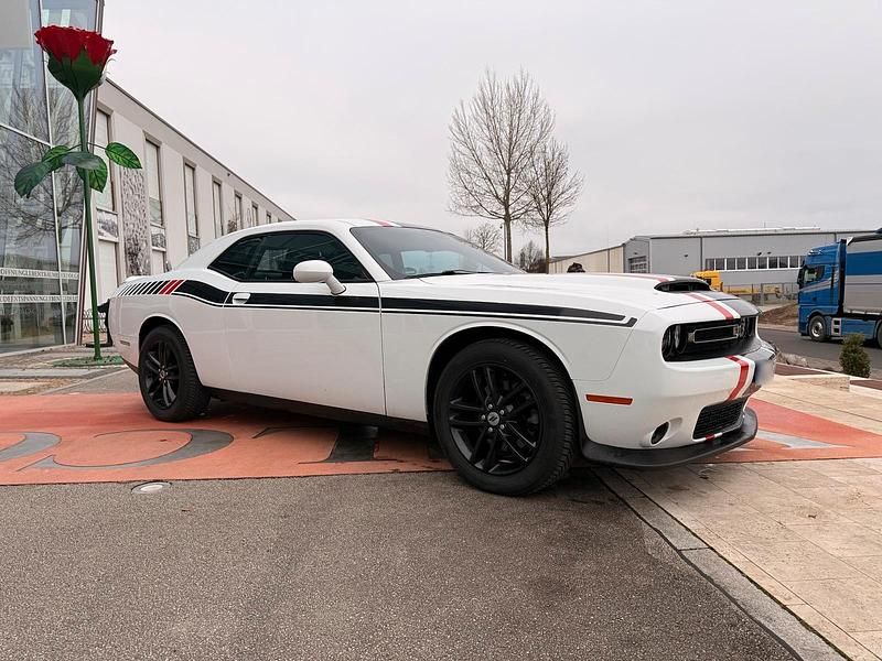 Gebraucht Dodge Challenger SXT 306 PS (225 kW) 2020 Weiß Coupé